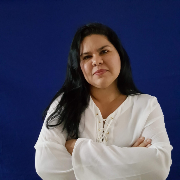 Psicanálise com a Dra. Luciana Perez 1 Dra. Luciana Perez Psicanalista